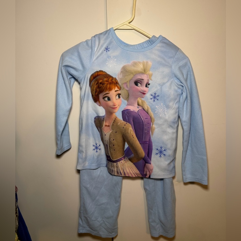 Disney Princess & Lilo 5 Pajama Sets Bundle Size 7/8. - Picture 5 of 15